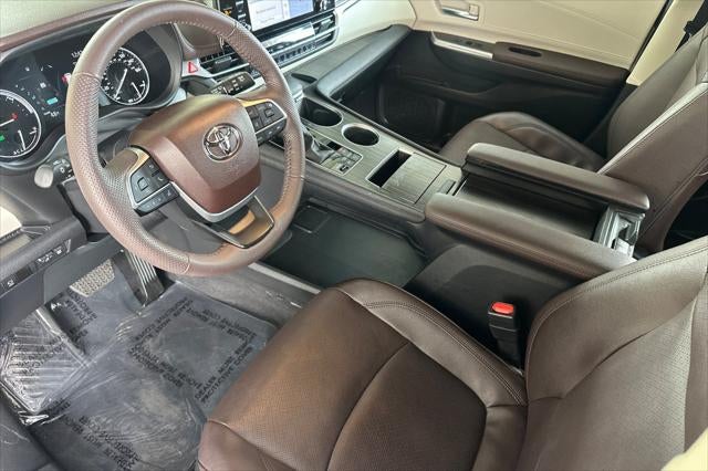 2024 Toyota Sienna Platinum 7 Passenger