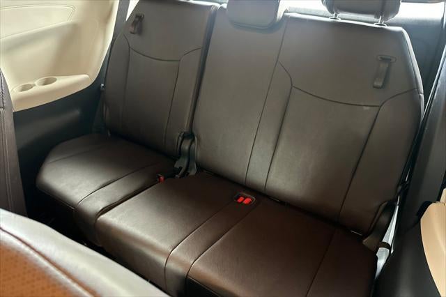 2024 Toyota Sienna Platinum 7 Passenger