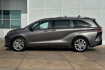 2024 Toyota Sienna Platinum 7 Passenger