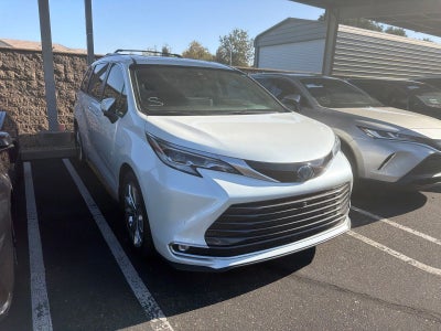 2023 Toyota Sienna Platinum 7 Passenger