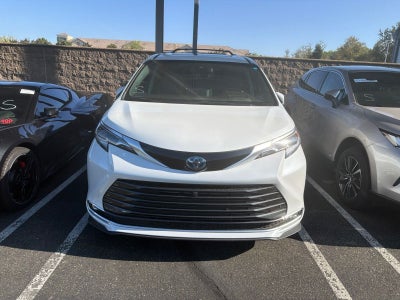 2023 Toyota Sienna Platinum 7 Passenger