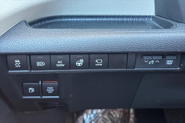 2023 Toyota Sienna Platinum 7 Passenger