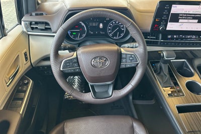 2023 Toyota Sienna Platinum 7 Passenger