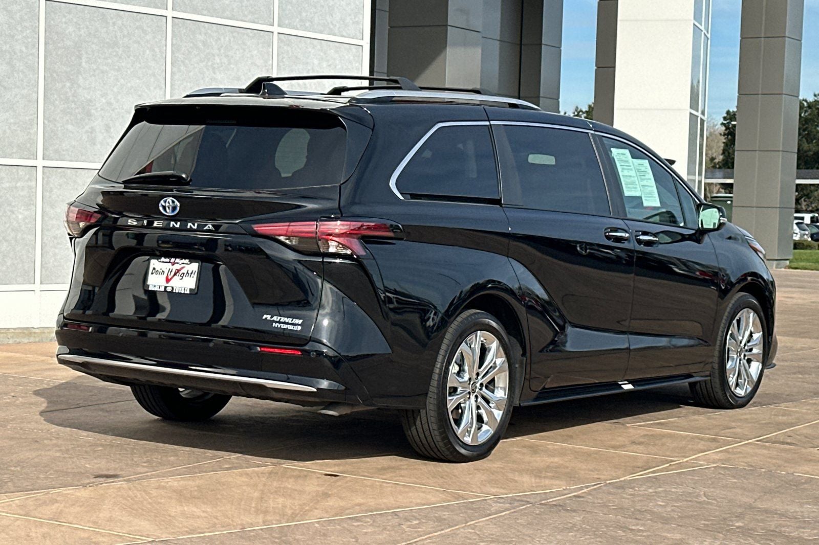 2023 Toyota Sienna Platinum 7 Passenger