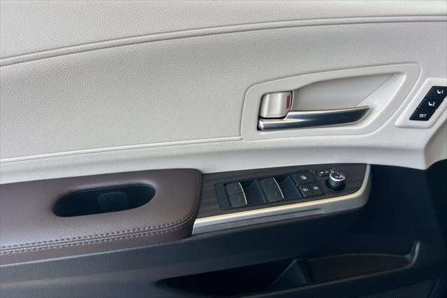 2023 Toyota Sienna Platinum 7 Passenger