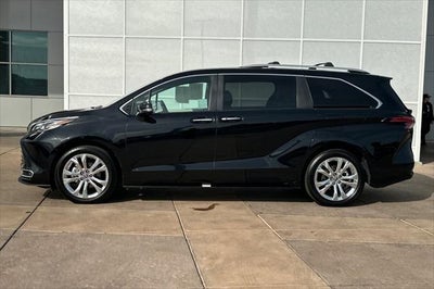 2023 Toyota Sienna Platinum 7 Passenger