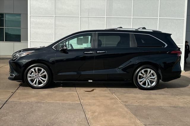 2023 Toyota Sienna Platinum 7 Passenger