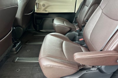 2024 Toyota Sienna Platinum 7 Passenger