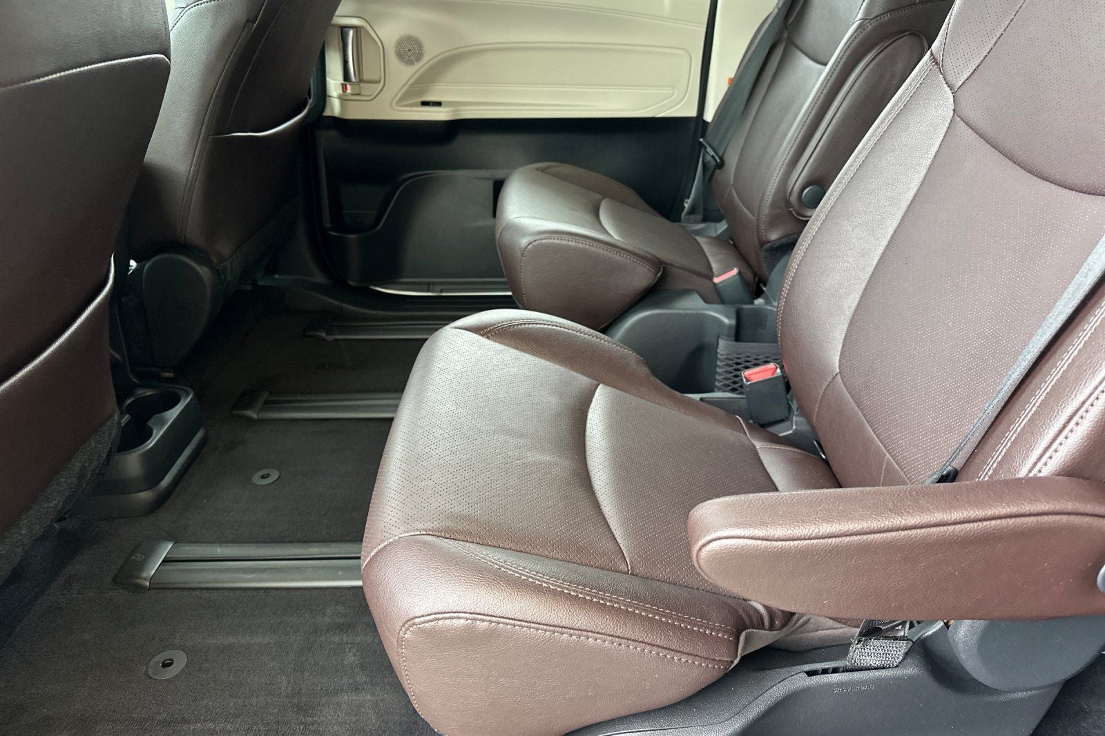 2024 Toyota Sienna Platinum 7 Passenger