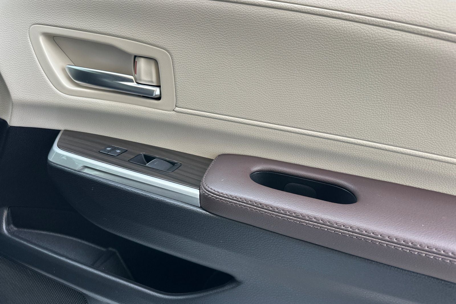 2024 Toyota Sienna Platinum 7 Passenger