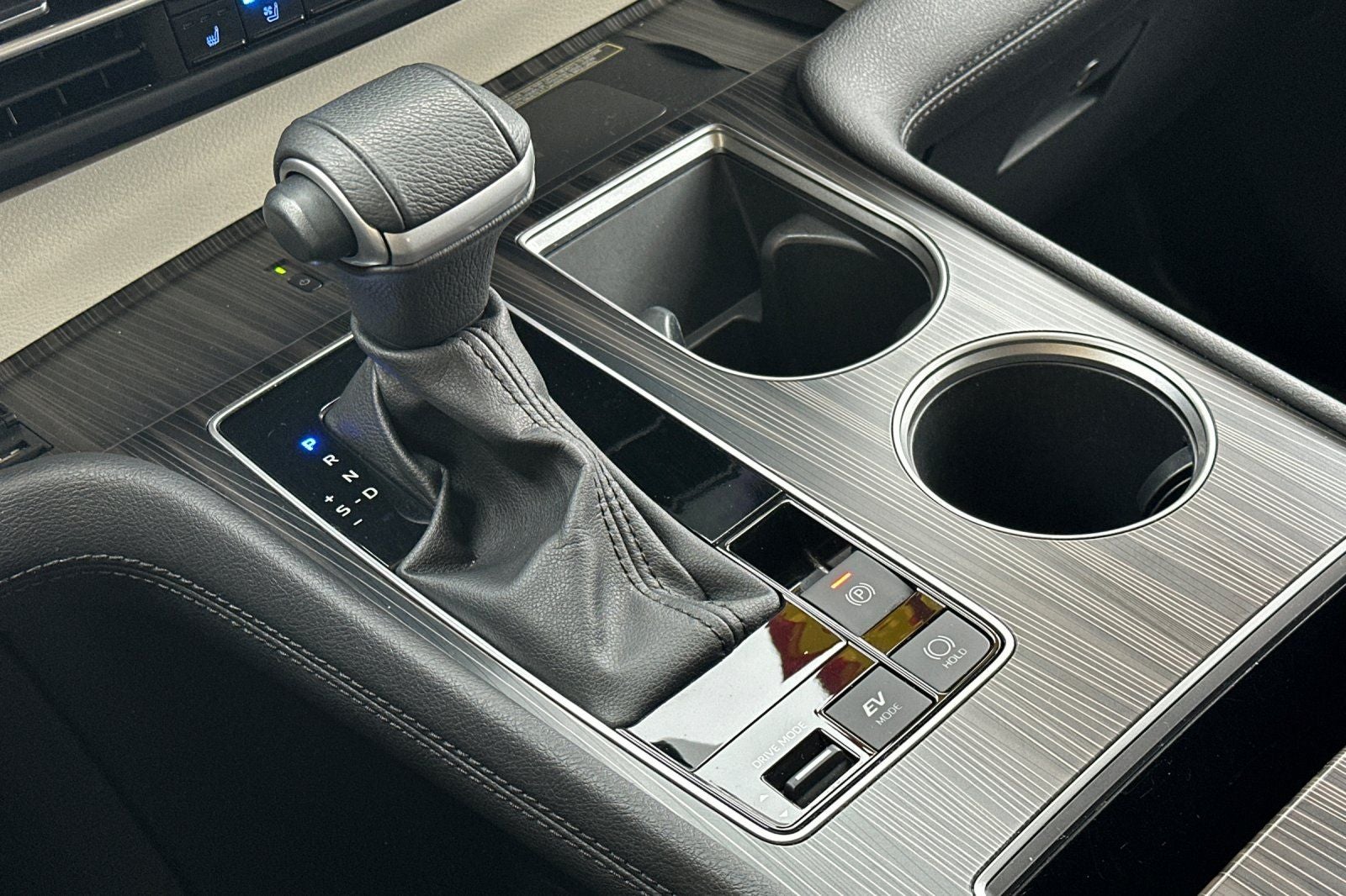 2024 Toyota Sienna Platinum 7 Passenger