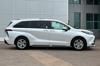 2024 Toyota Sienna Platinum 7 Passenger