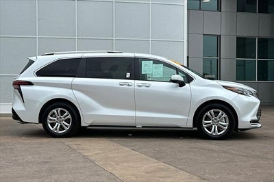 2024 Toyota Sienna Platinum 7 Passenger