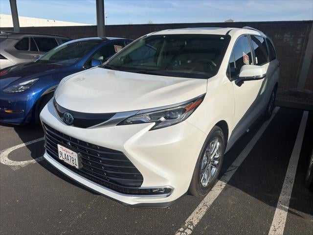 2024 Toyota Sienna Platinum 7 Passenger