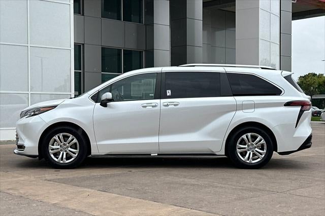 2024 Toyota Sienna Platinum 7 Passenger