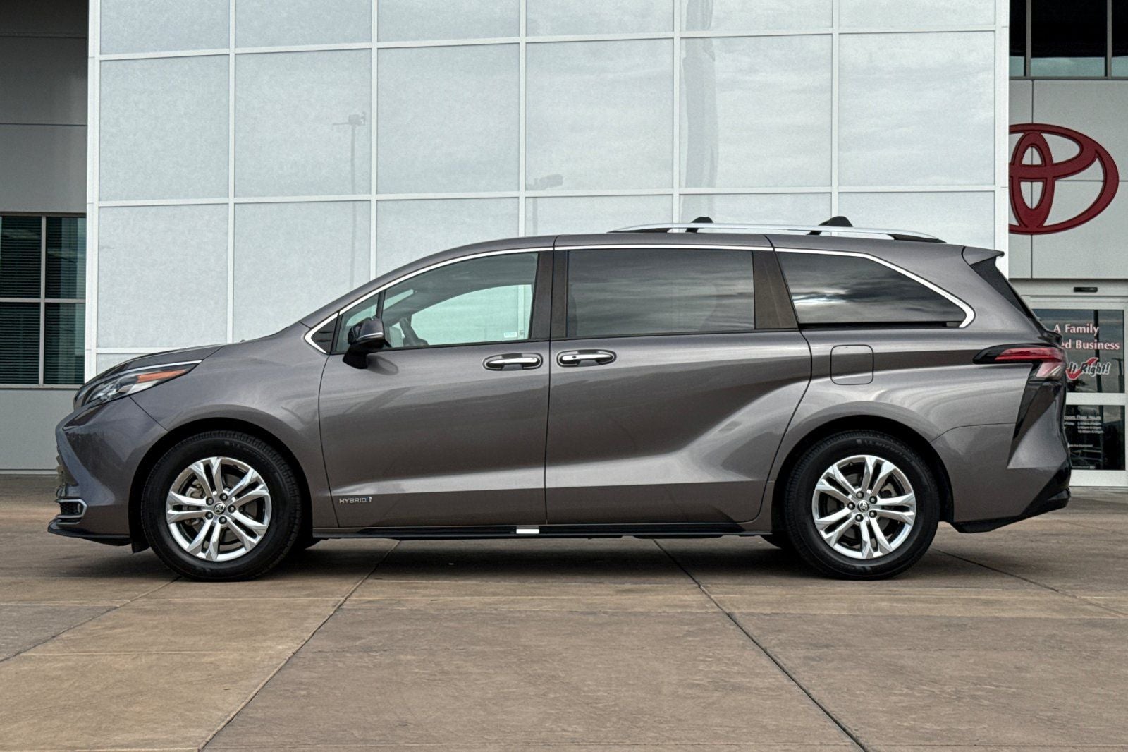 2021 Toyota Sienna Platinum 7 Passenger