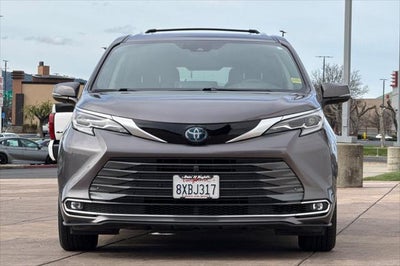 2021 Toyota Sienna Platinum 7 Passenger