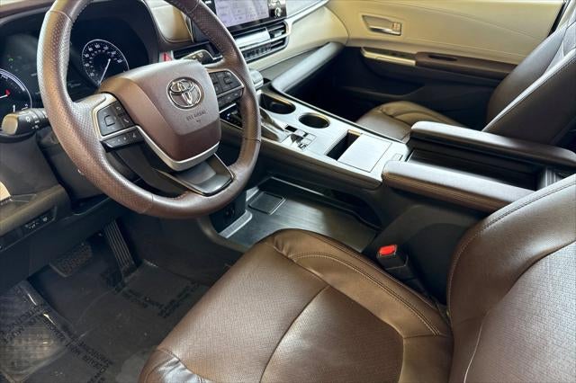 2021 Toyota Sienna Platinum 7 Passenger