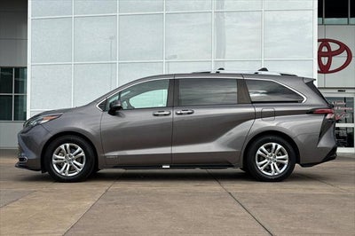 2021 Toyota Sienna Platinum 7 Passenger