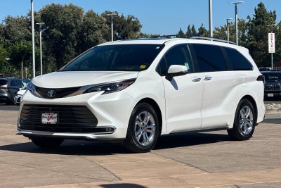 2024 Toyota Sienna Platinum 7 Passenger