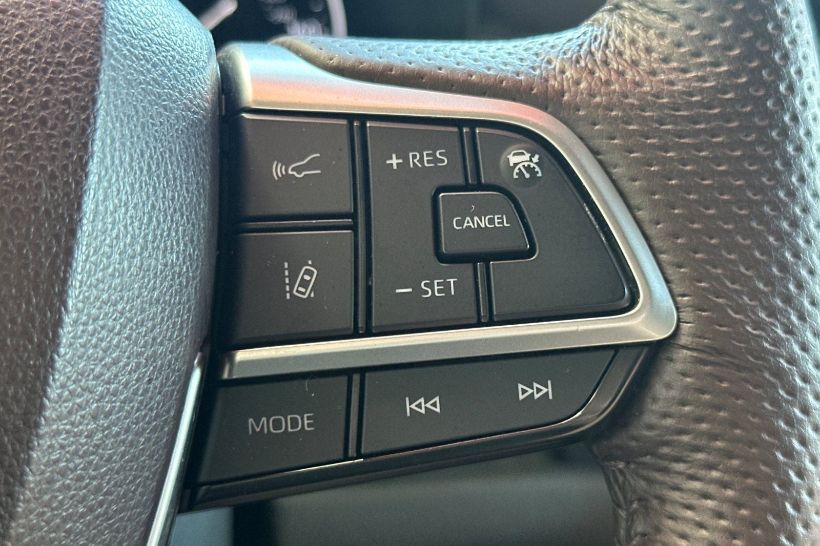 2024 Toyota Sienna Platinum 7 Passenger