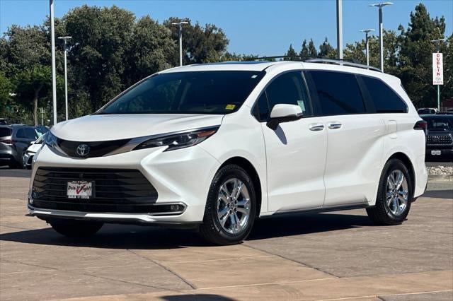 2024 Toyota Sienna Platinum 7 Passenger