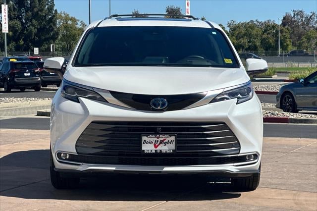 2024 Toyota Sienna Platinum 7 Passenger