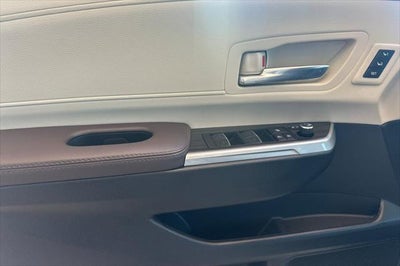 2024 Toyota Sienna Platinum 7 Passenger