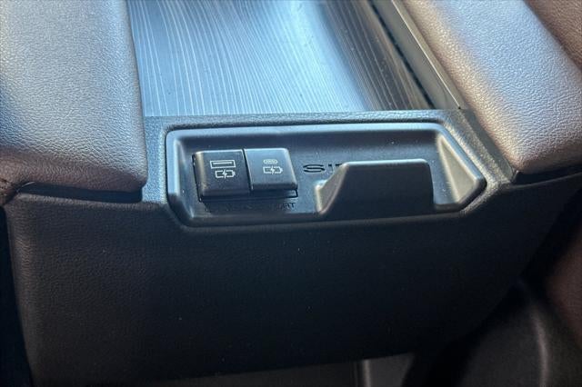 2024 Toyota Sienna Platinum 7 Passenger