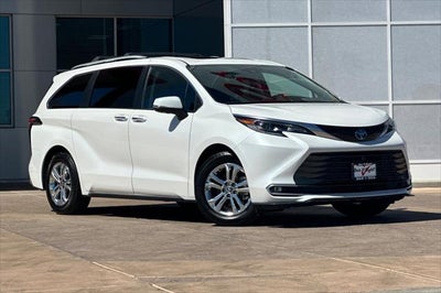 2024 Toyota Sienna Platinum 7 Passenger