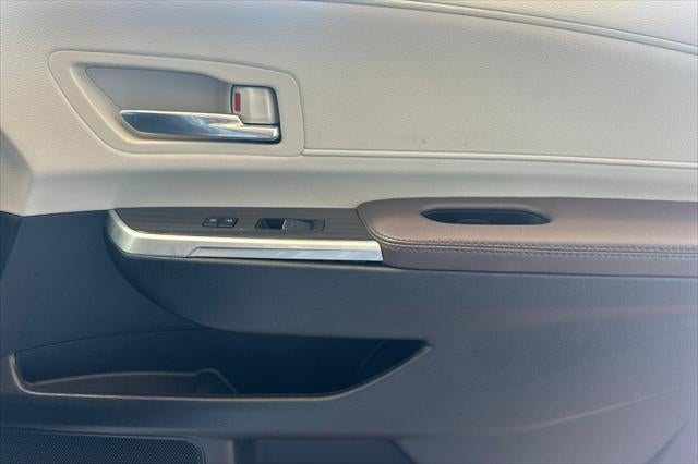 2024 Toyota Sienna Platinum 7 Passenger