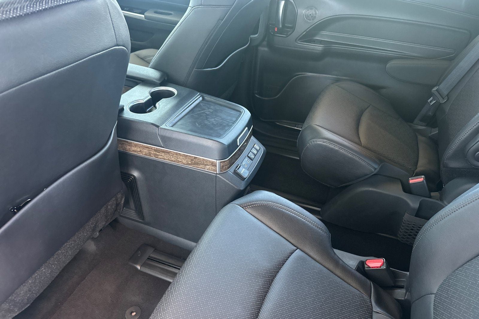 2026 Toyota Sienna Platinum 7 Passenger
