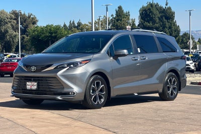 2026 Toyota Sienna Platinum 7 Passenger