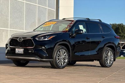 2022 Toyota Highlander Platinum