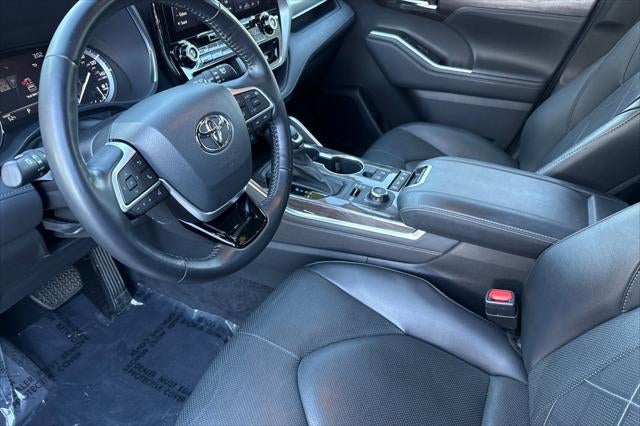 2022 Toyota Highlander Platinum
