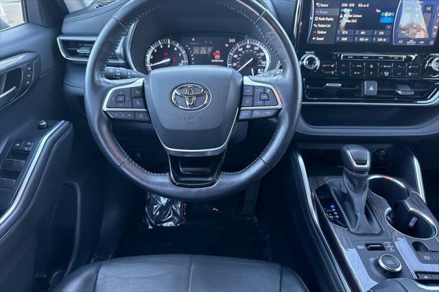2022 Toyota Highlander Platinum