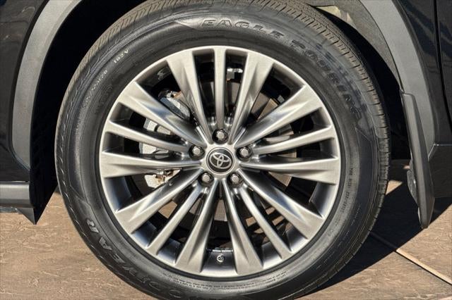 2022 Toyota Highlander Platinum