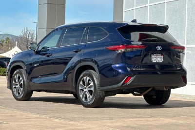2022 Toyota Highlander Hybrid XLE