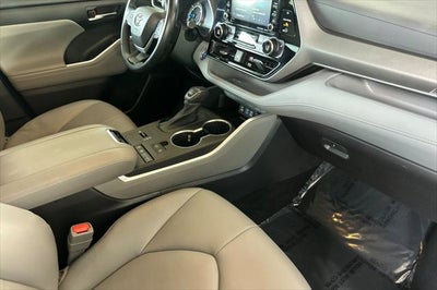2022 Toyota Highlander Hybrid XLE