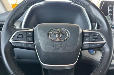 2022 Toyota Highlander Hybrid XLE