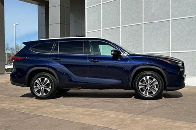 2022 Toyota Highlander Hybrid XLE