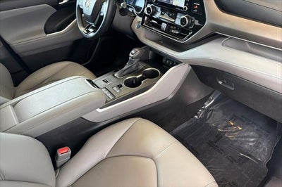 2021 Toyota Highlander Hybrid XLE