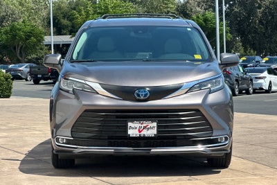 2022 Toyota Sienna XLE 7 Passenger