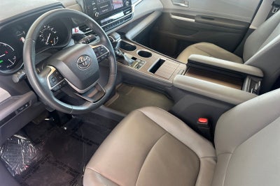 2022 Toyota Sienna XLE 7 Passenger