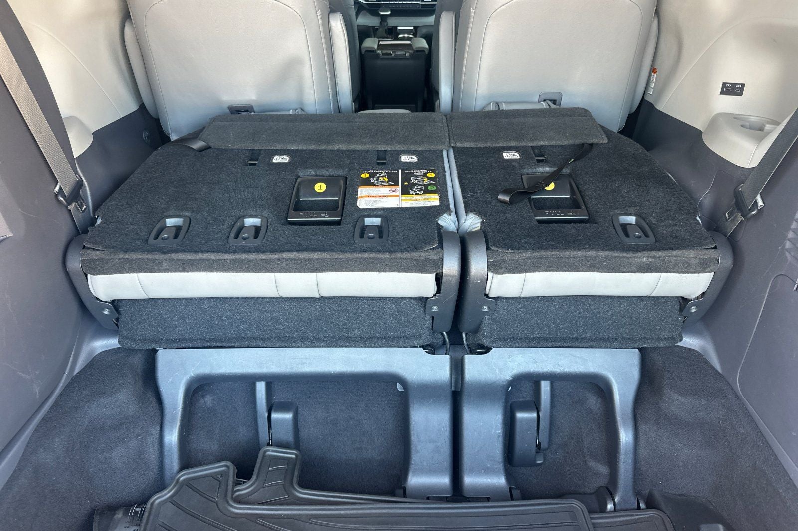 2022 Toyota Sienna XLE 7 Passenger