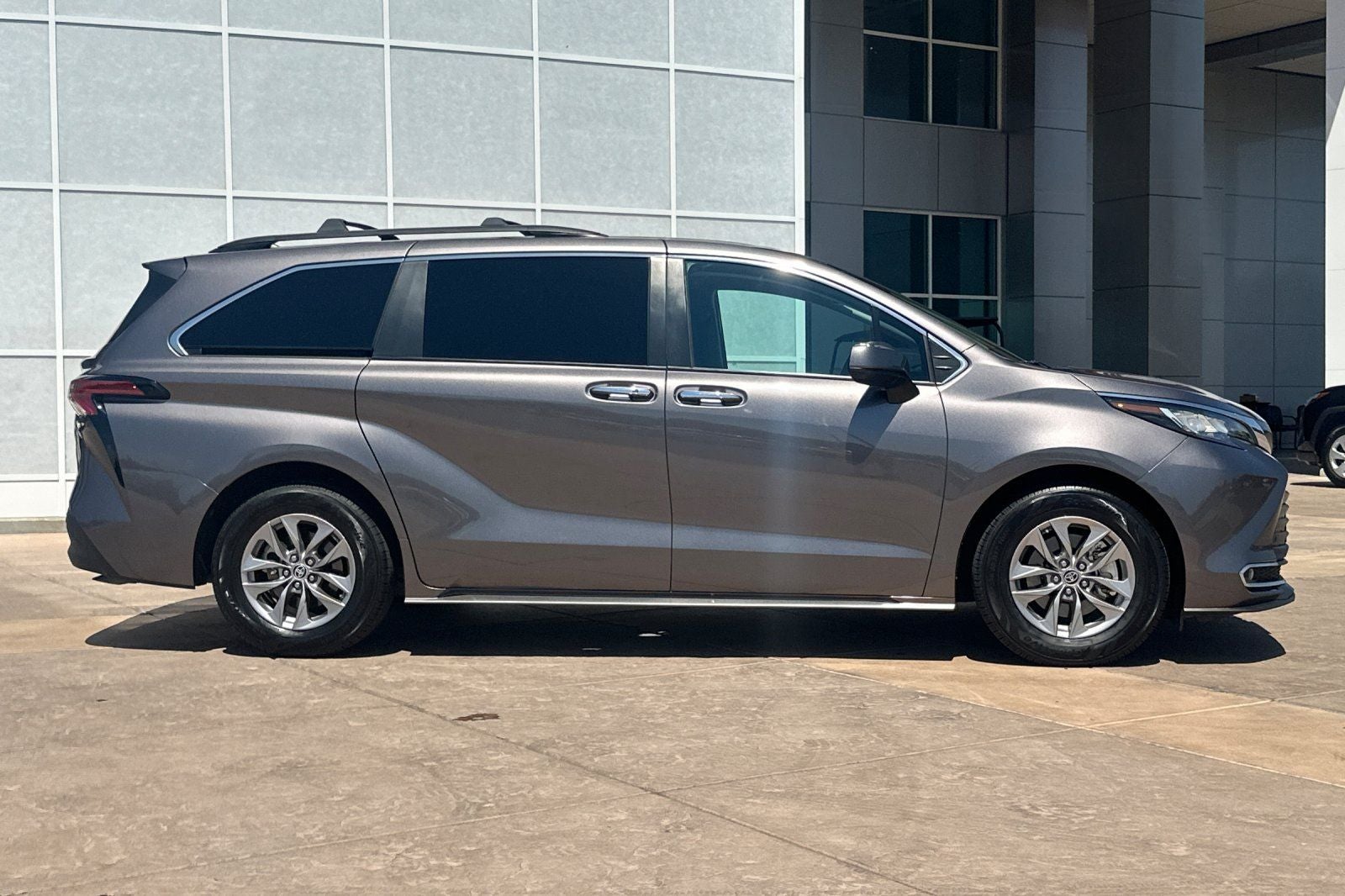 2022 Toyota Sienna XLE 7 Passenger
