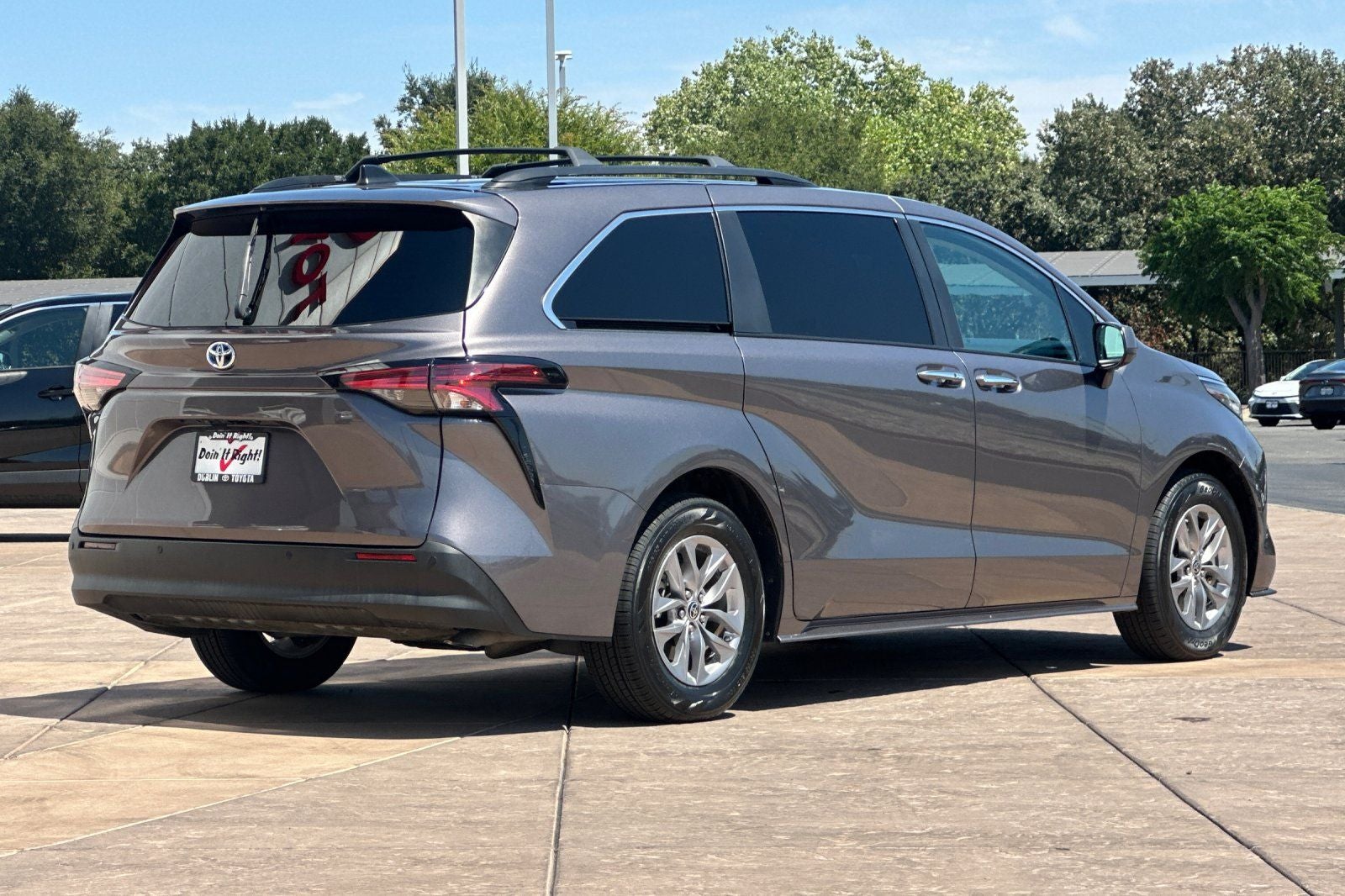 2022 Toyota Sienna XLE 7 Passenger