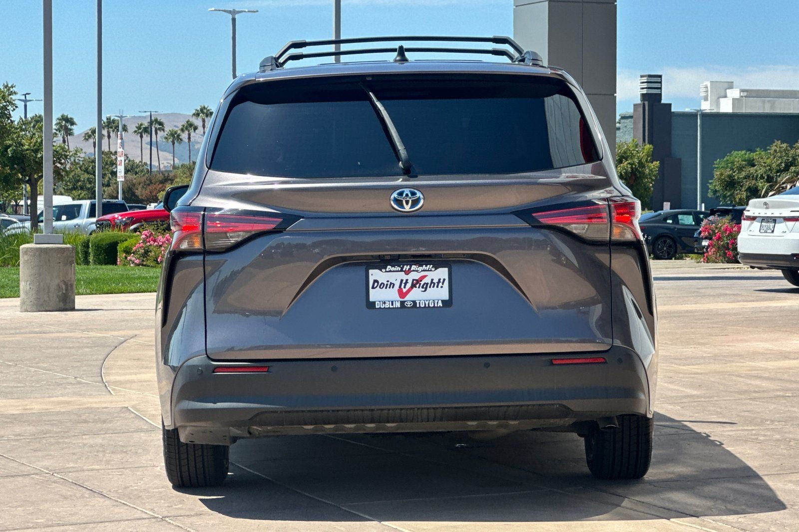 2022 Toyota Sienna XLE 7 Passenger