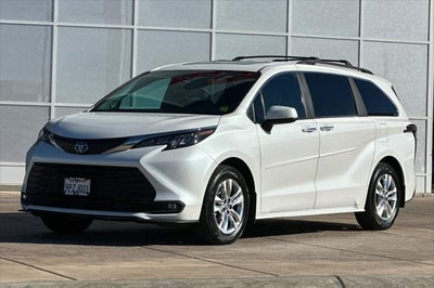 2025 Toyota Sienna XLE 7 Passenger