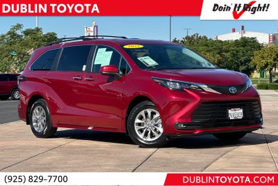 2025 Toyota Sienna XLE 8 Passenger